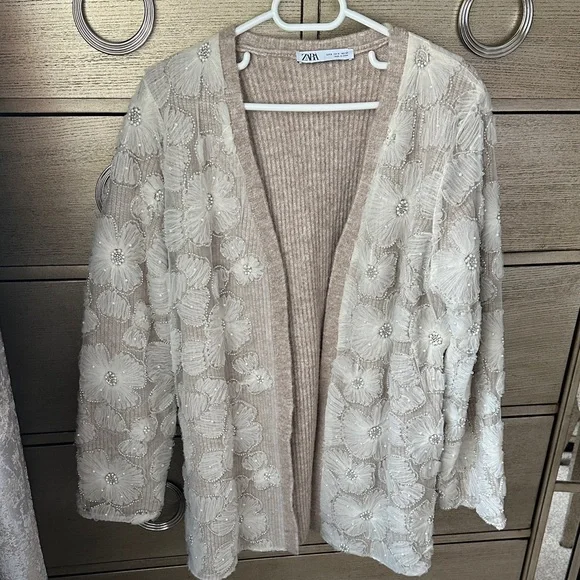 🛍️SALE🛍️ ZARA Floral Pearl Embellished Knit Cardigan – Beige / Cream - Picture 4 of 9